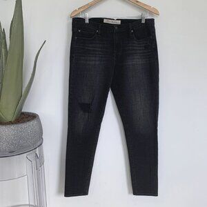 Gap True Skinny Destroy / Distressed black jeans Size 32 / 14 Reg